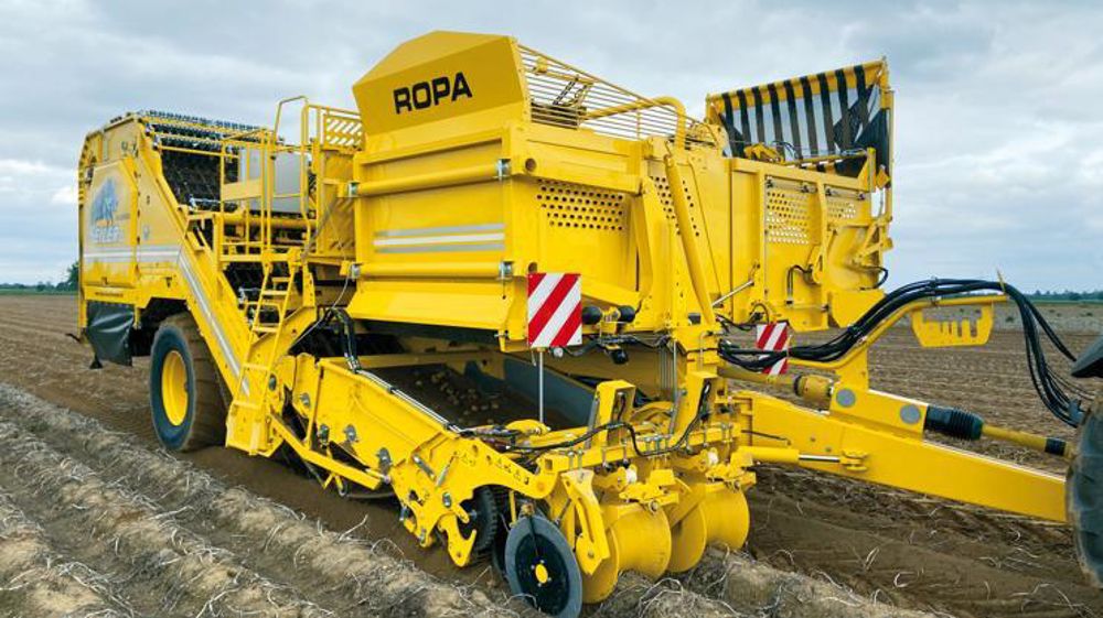 Ropa intègre de nouvelles possibilités avec sa Keiler Classic XL disposant d’une trémie de 8 tonnes. © Ropa